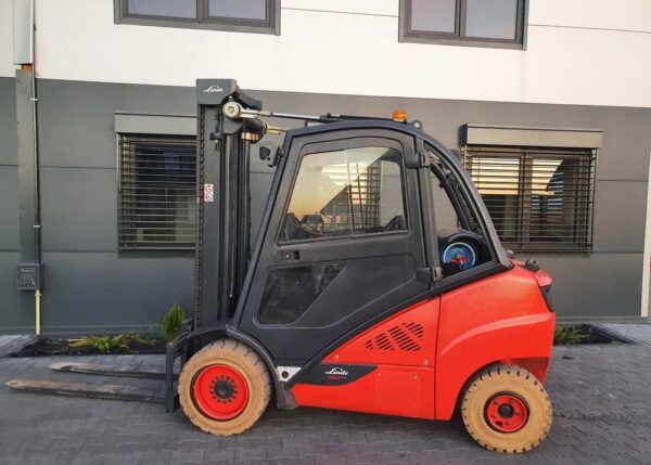 2016 Linde H30T-02