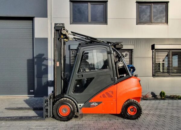 2015 Linde H30T-02